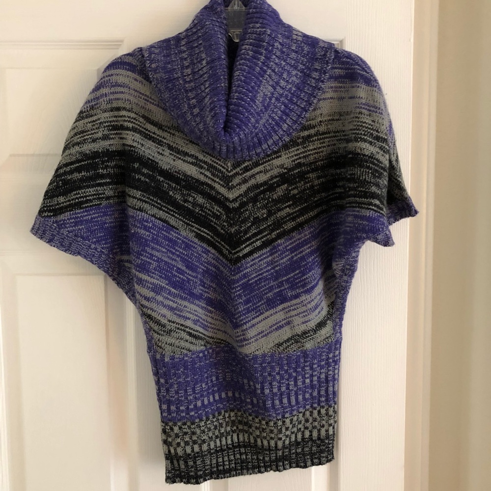 Size XS Turtleneck Knit Top
